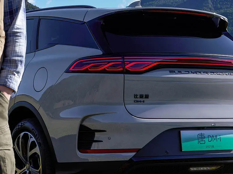Luxury electric SUV with ample luggage space for Shanghai airport pickup